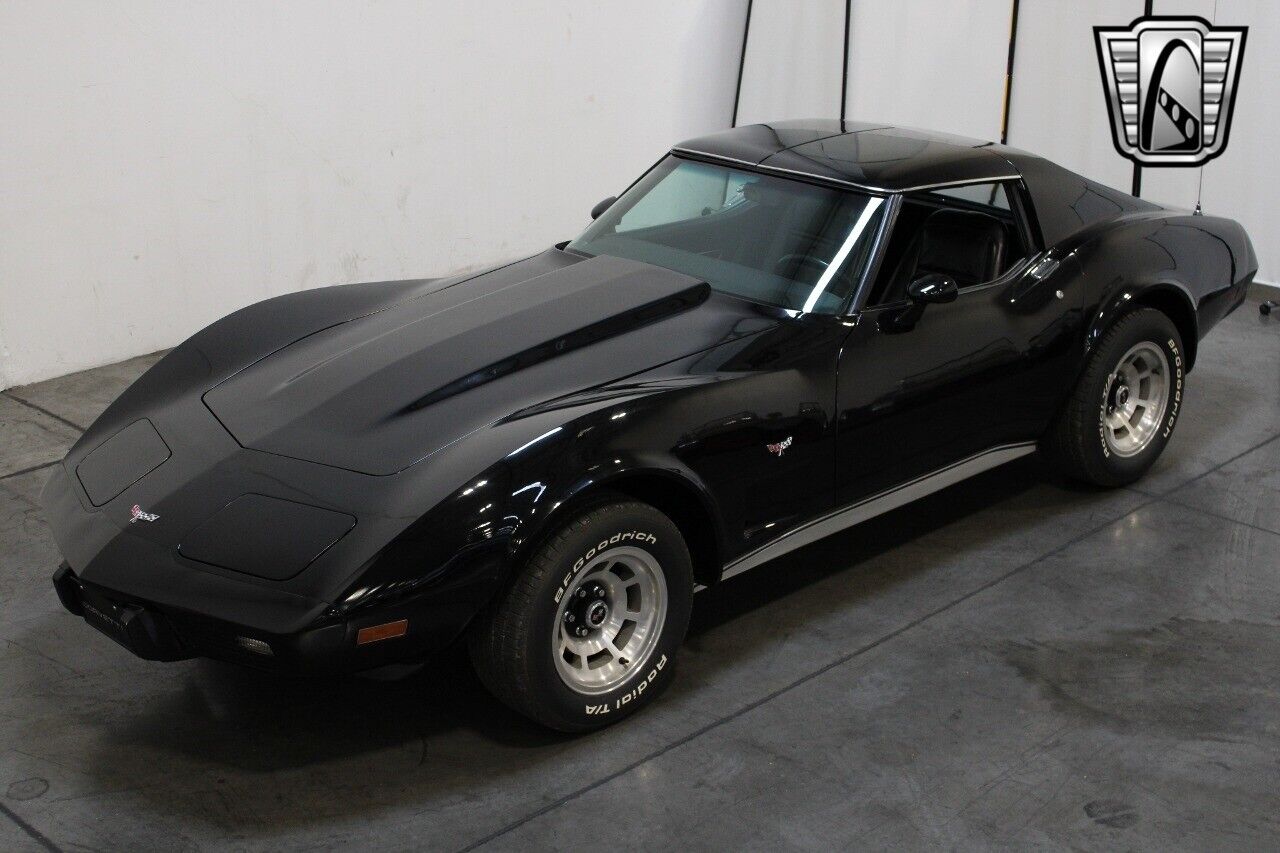 Chevrolet-Corvette-Coupe-1977-7