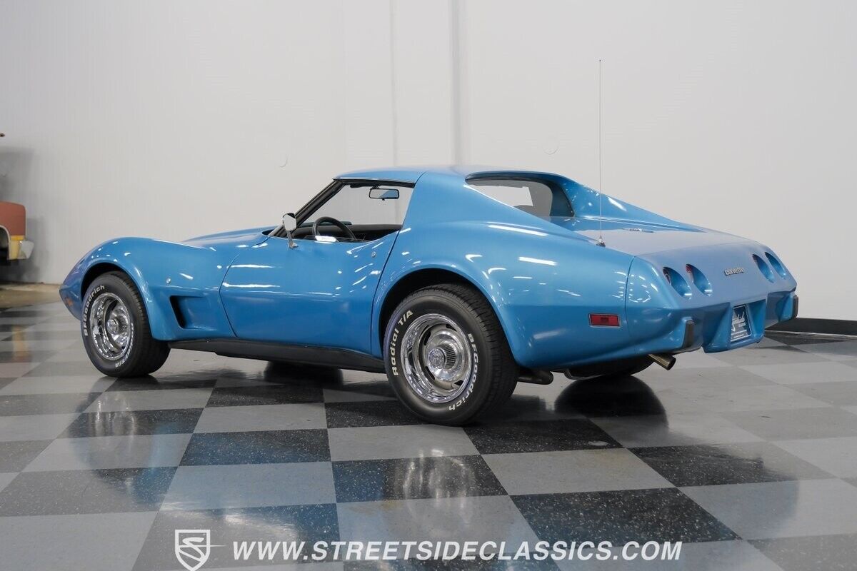 Chevrolet-Corvette-Coupe-1977-9