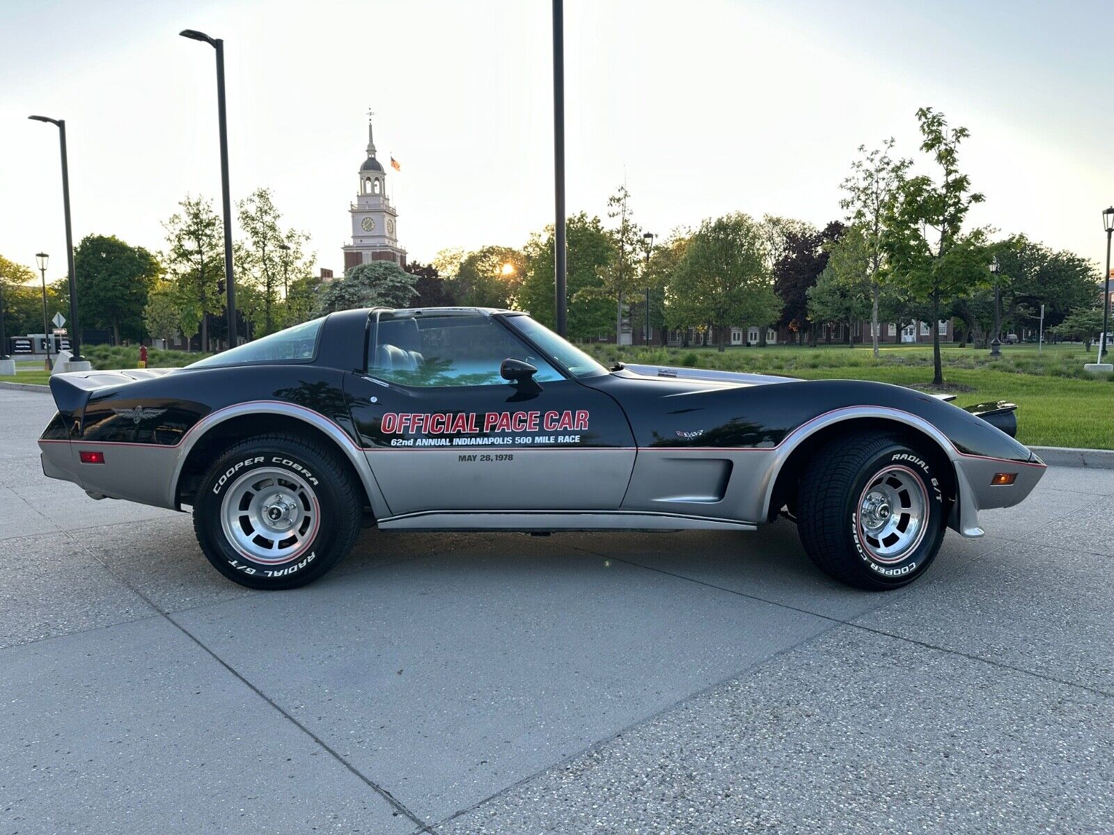 Chevrolet-Corvette-Coupe-1978-2