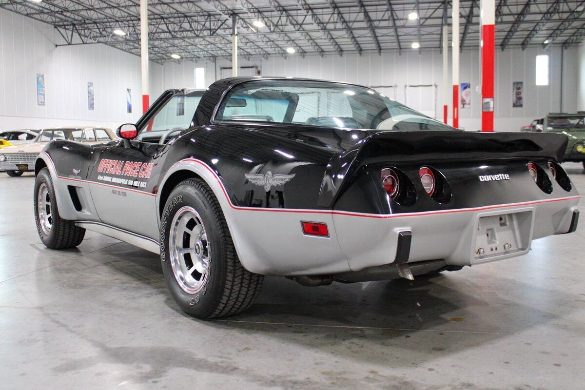 Chevrolet-Corvette-Coupe-1978-2