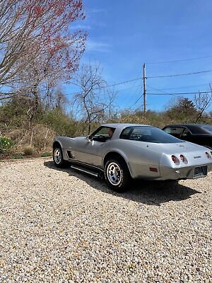 Chevrolet-Corvette-Coupe-1978-2