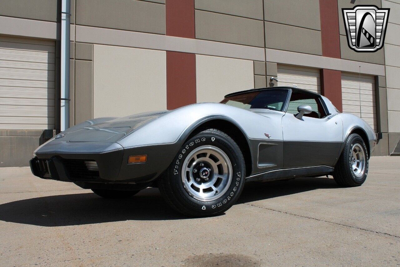 Chevrolet-Corvette-Coupe-1978-2