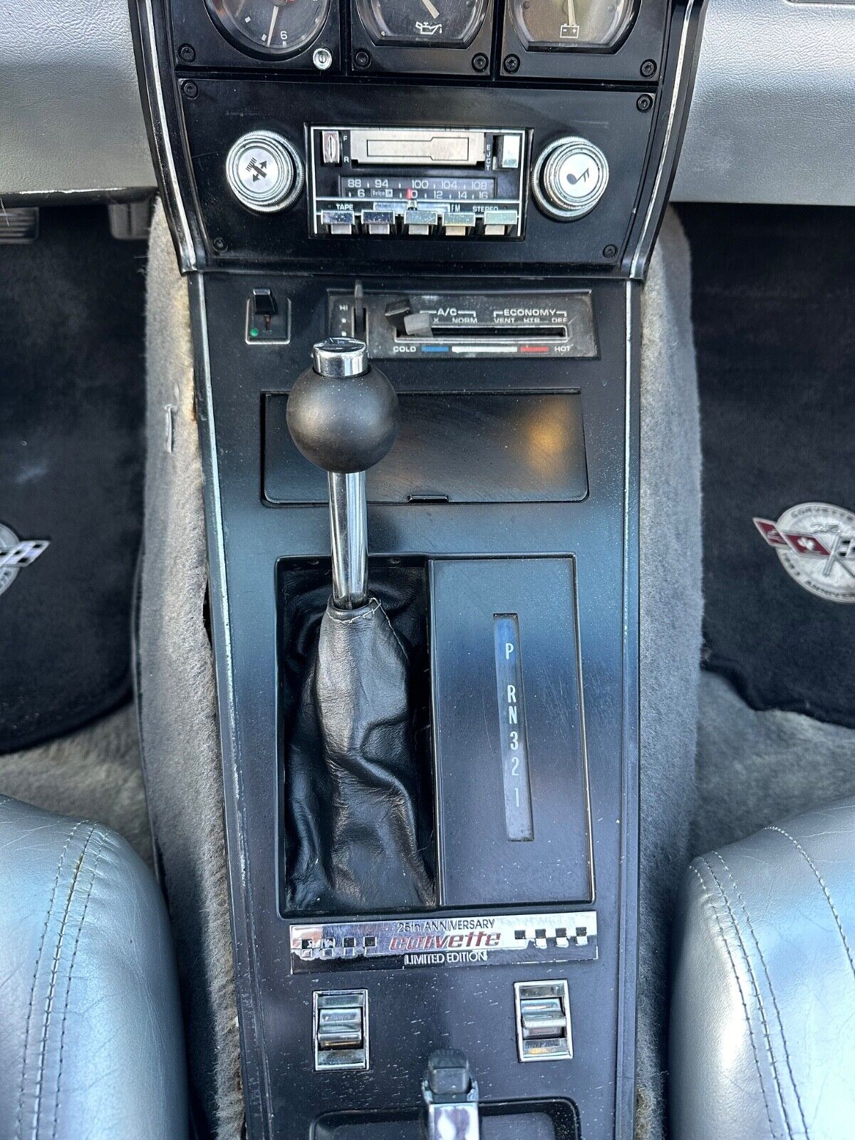 Chevrolet-Corvette-Coupe-1978-20