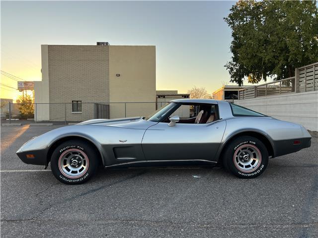 Chevrolet-Corvette-Coupe-1978-3