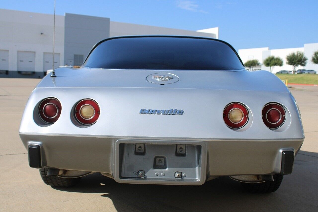 Chevrolet-Corvette-Coupe-1978-4