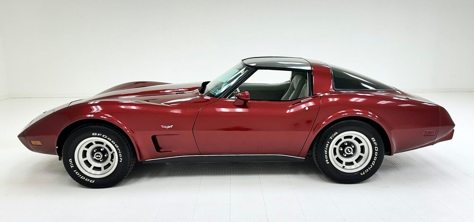 Chevrolet-Corvette-Coupe-1979-1