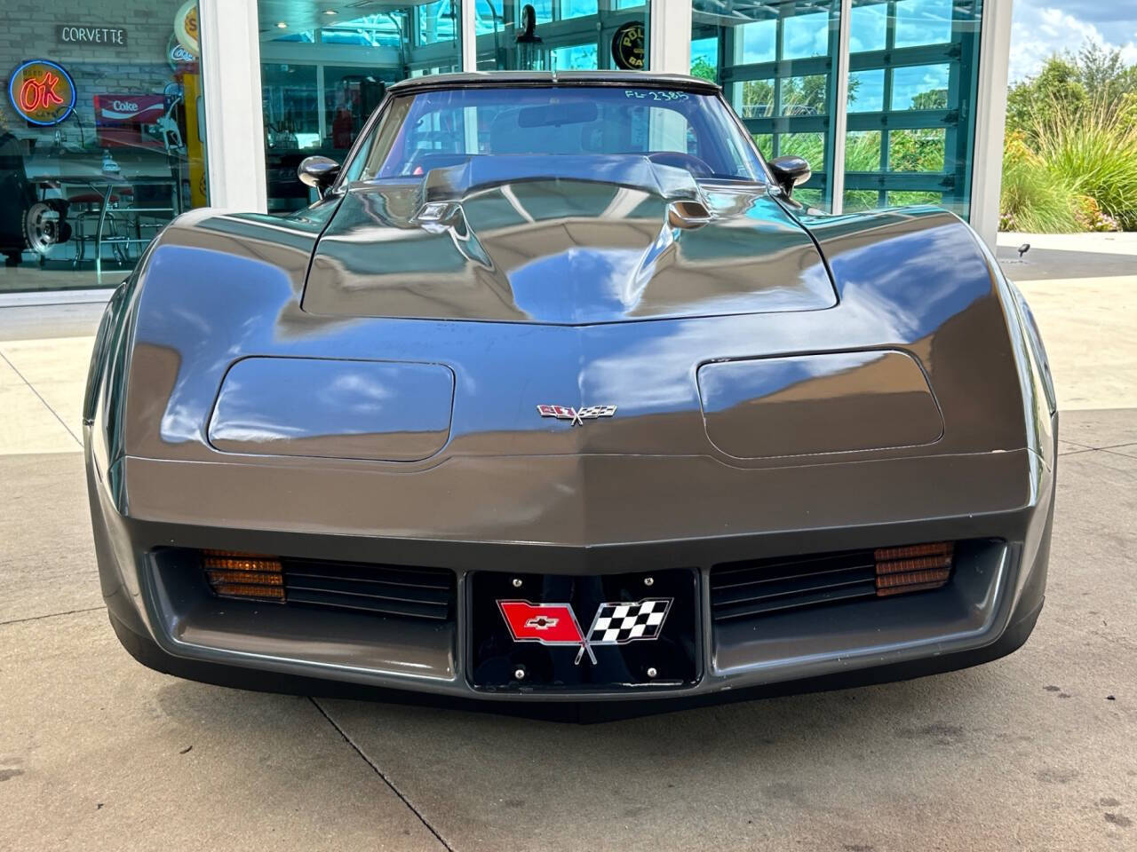 Chevrolet-Corvette-Coupe-1979-1