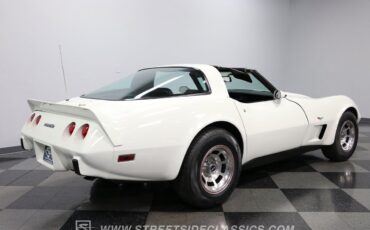 Chevrolet-Corvette-Coupe-1979-13