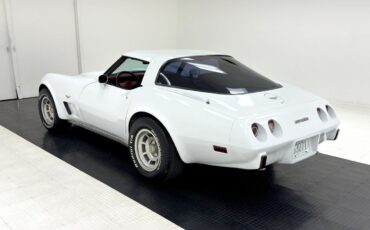 Chevrolet-Corvette-Coupe-1979-2