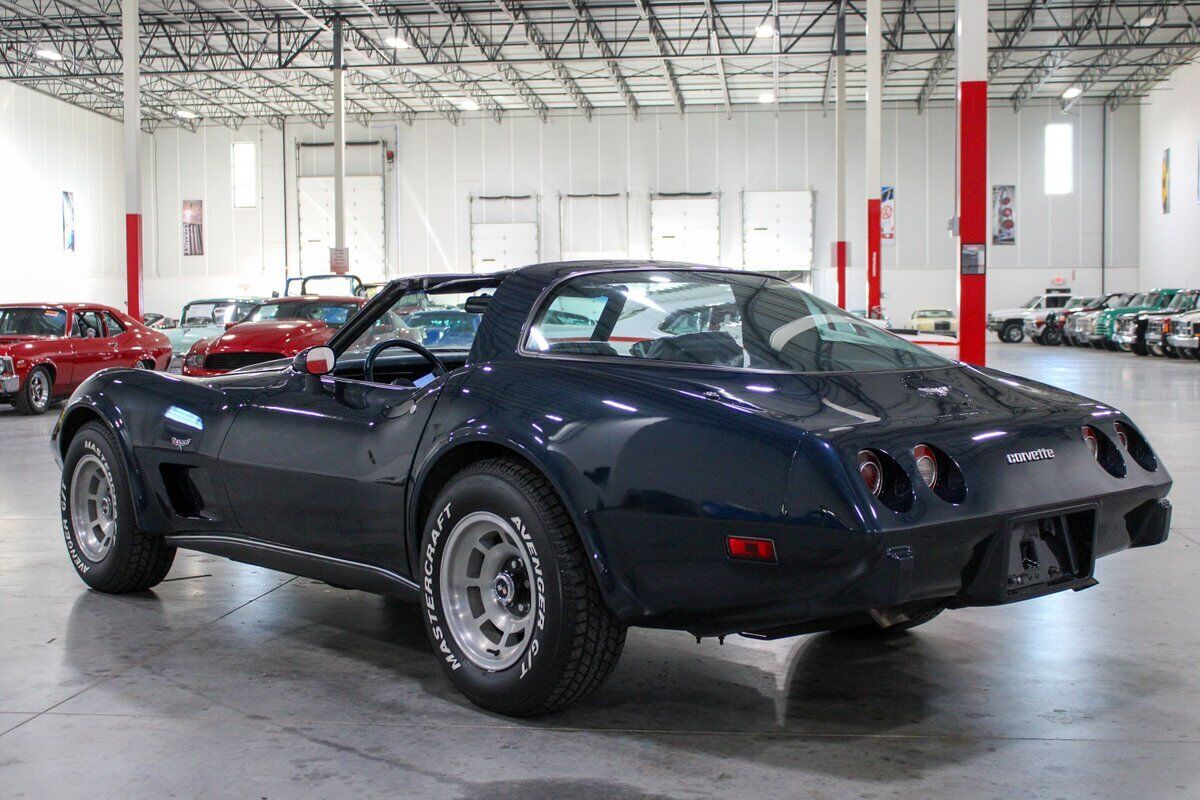 Chevrolet-Corvette-Coupe-1979-2