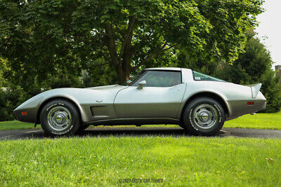 Chevrolet-Corvette-Coupe-1979-2