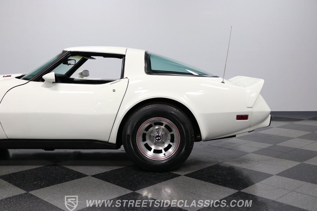 Chevrolet-Corvette-Coupe-1979-25