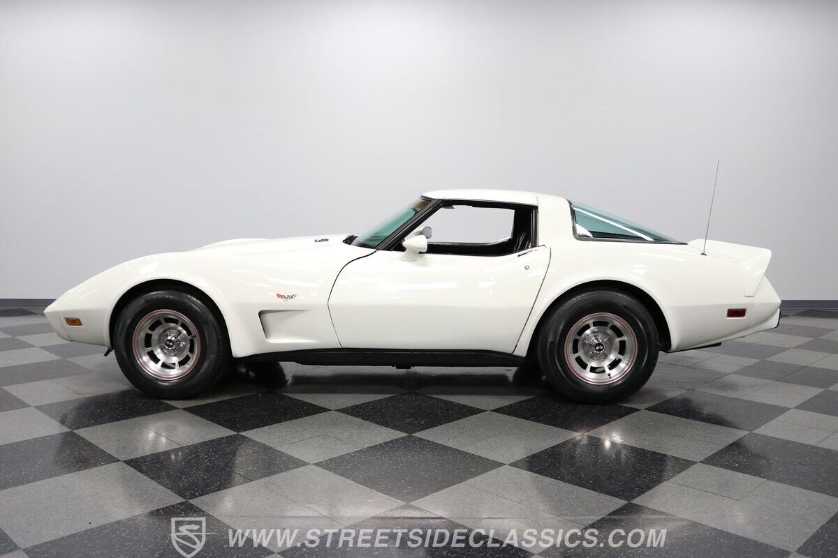 Chevrolet-Corvette-Coupe-1979-7