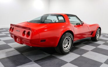 Chevrolet-Corvette-Coupe-1980-10