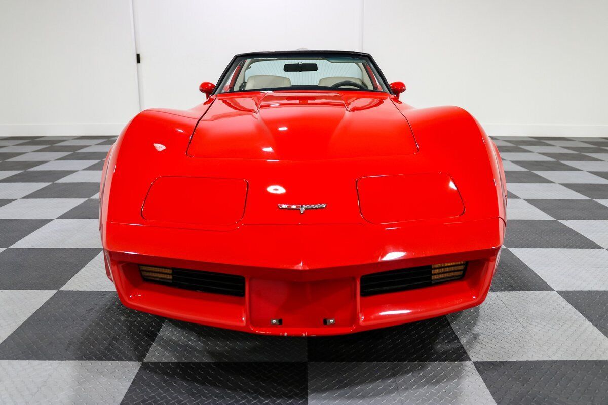 Chevrolet-Corvette-Coupe-1980-2