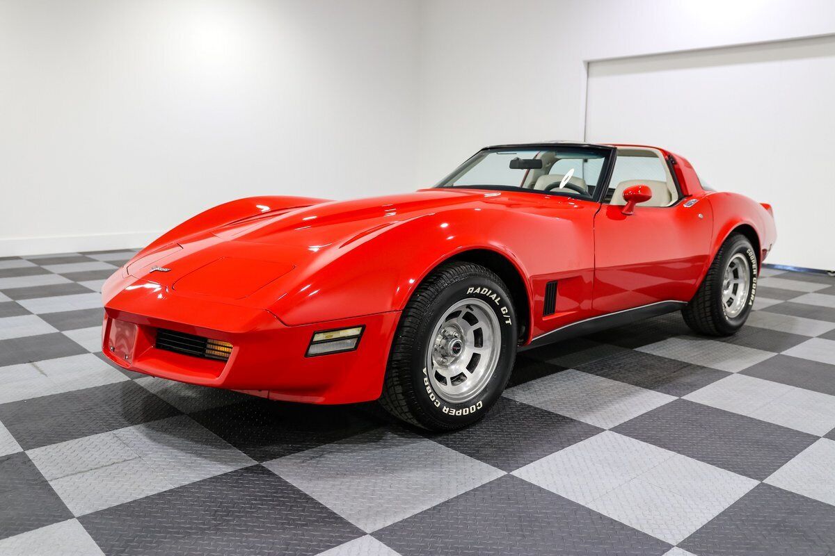 Chevrolet-Corvette-Coupe-1980-3