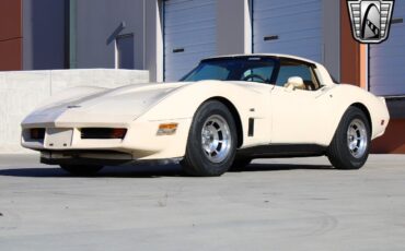 Chevrolet-Corvette-Coupe-1980-5