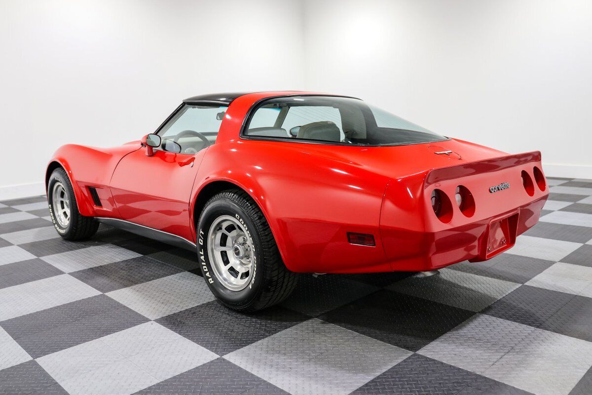 Chevrolet-Corvette-Coupe-1980-7