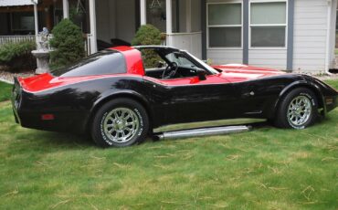 Chevrolet-Corvette-Coupe-1981-1