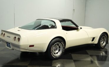 Chevrolet-Corvette-Coupe-1981-11