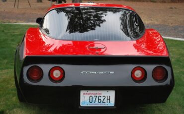 Chevrolet-Corvette-Coupe-1981-15