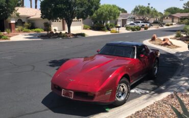 Chevrolet-Corvette-Coupe-1981-2