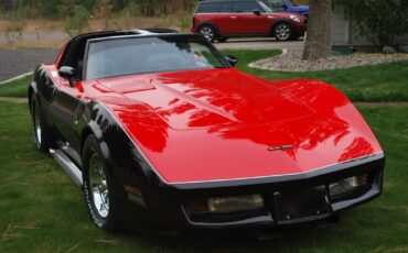 Chevrolet-Corvette-Coupe-1981-3