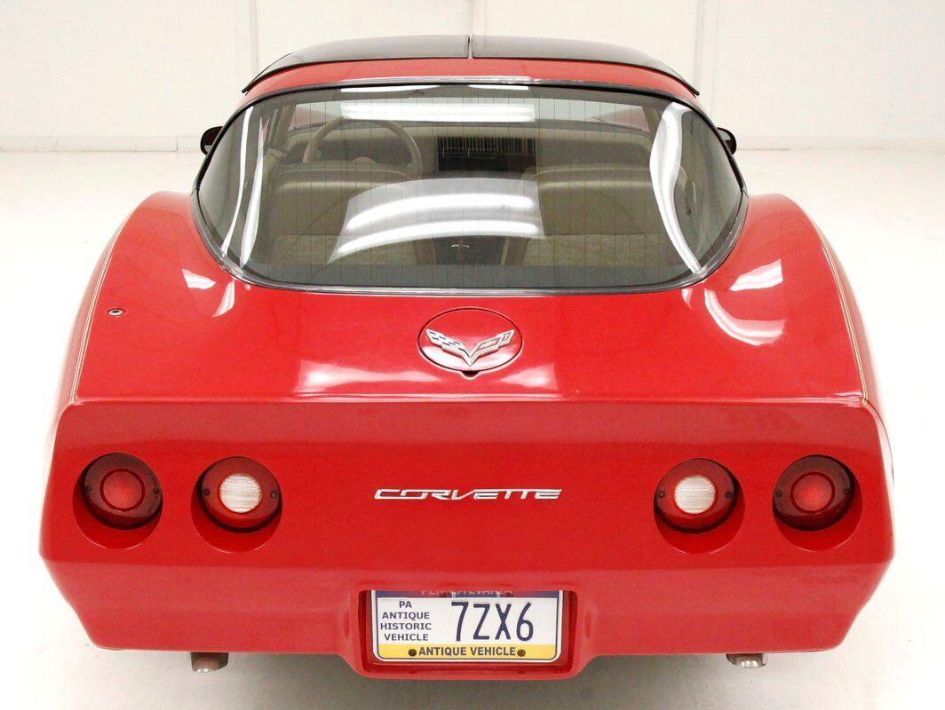 Chevrolet-Corvette-Coupe-1981-4