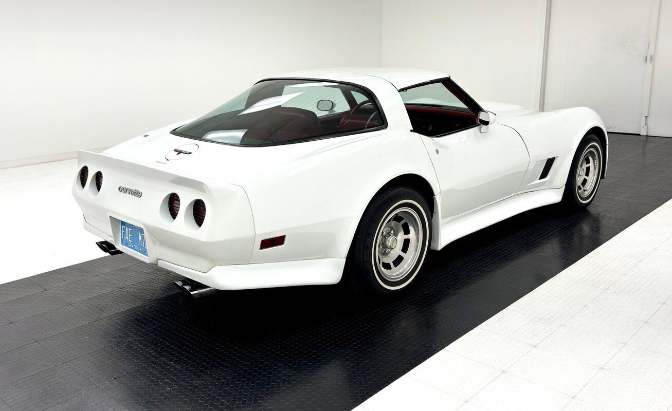 Chevrolet-Corvette-Coupe-1981-5