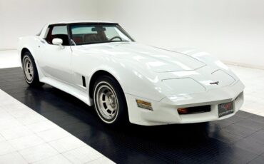 Chevrolet-Corvette-Coupe-1981-7