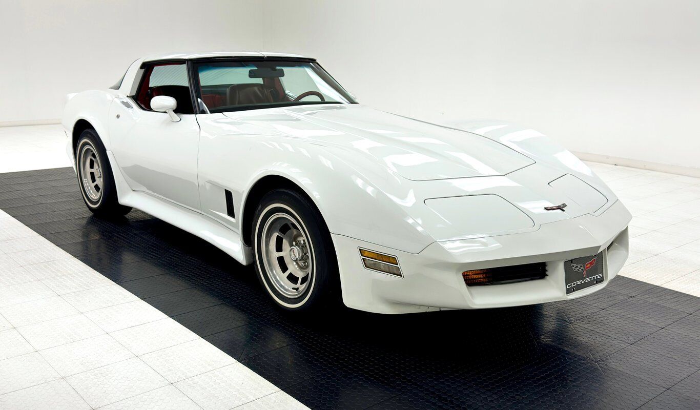 Chevrolet-Corvette-Coupe-1981-7