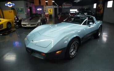 Chevrolet-Corvette-Coupe-1982-1