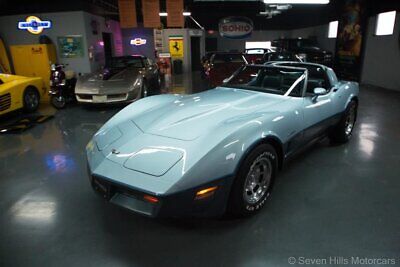 Chevrolet-Corvette-Coupe-1982-1