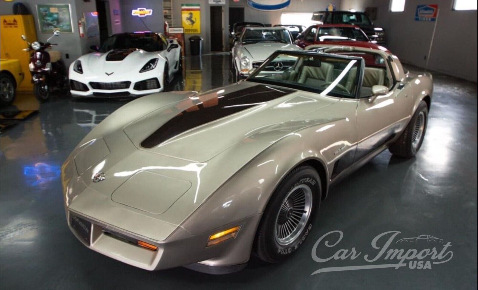 Chevrolet-Corvette-Coupe-1982-1