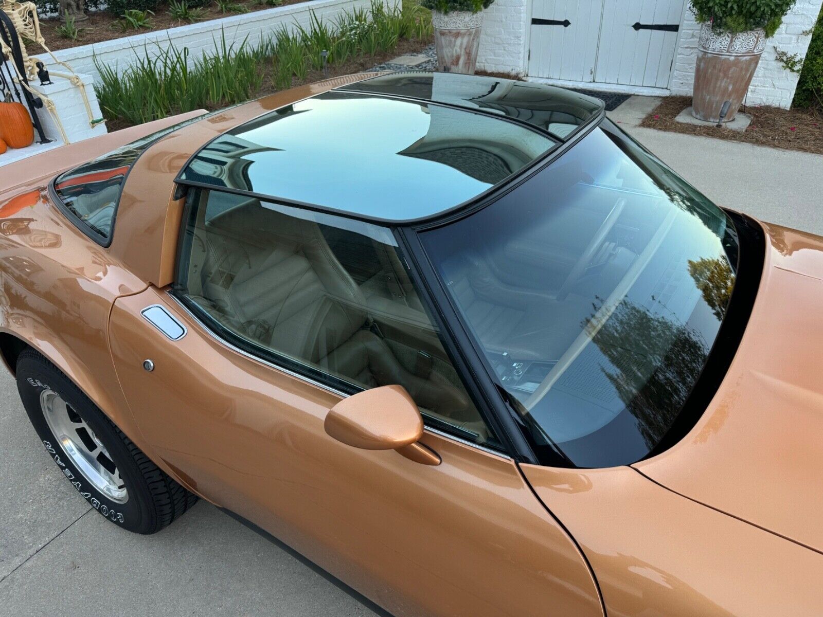 Chevrolet-Corvette-Coupe-1982-11