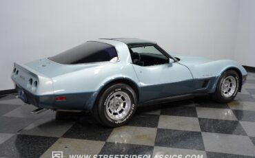 Chevrolet-Corvette-Coupe-1982-11