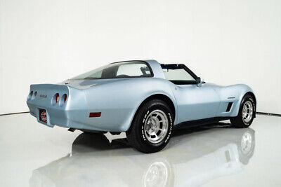 Chevrolet-Corvette-Coupe-1982-13