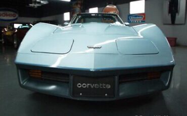 Chevrolet-Corvette-Coupe-1982-17