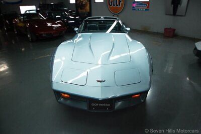 Chevrolet-Corvette-Coupe-1982-2