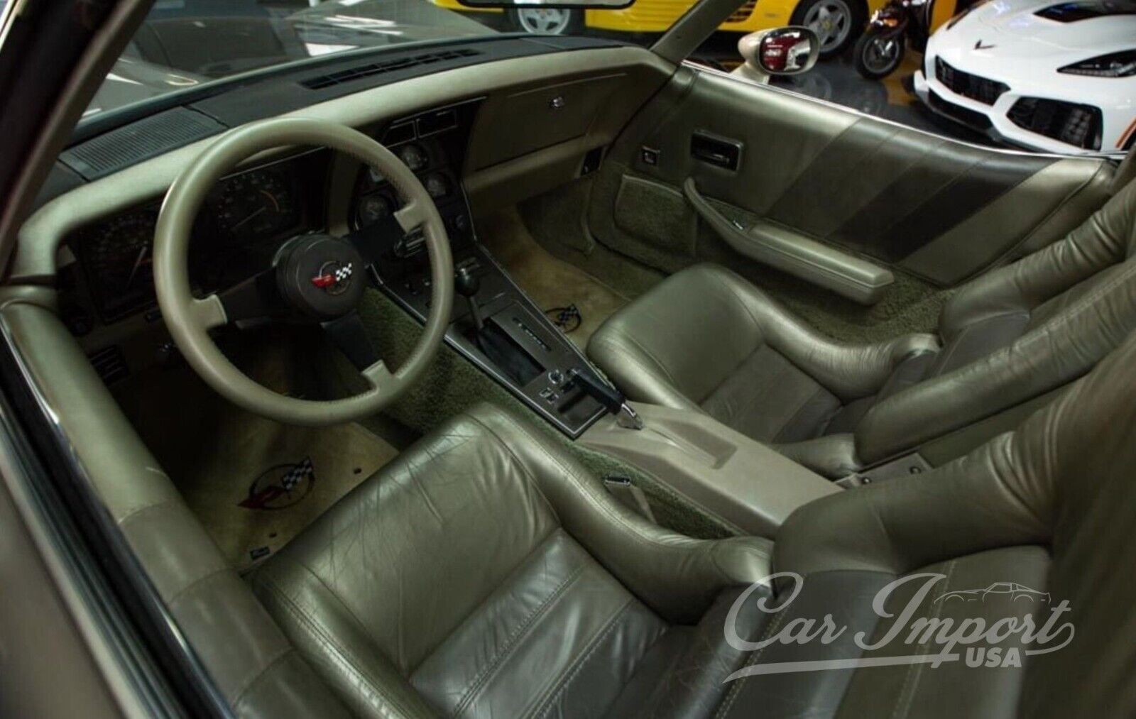 Chevrolet-Corvette-Coupe-1982-20