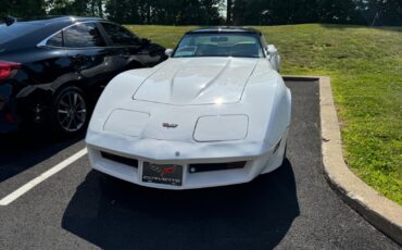 Chevrolet-Corvette-Coupe-1982-3