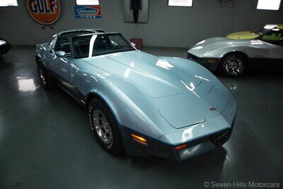 Chevrolet-Corvette-Coupe-1982-3