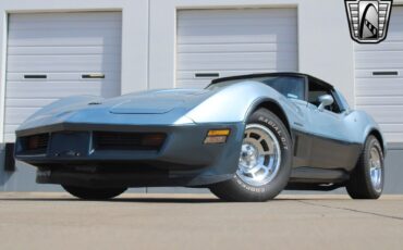 Chevrolet-Corvette-Coupe-1982-3