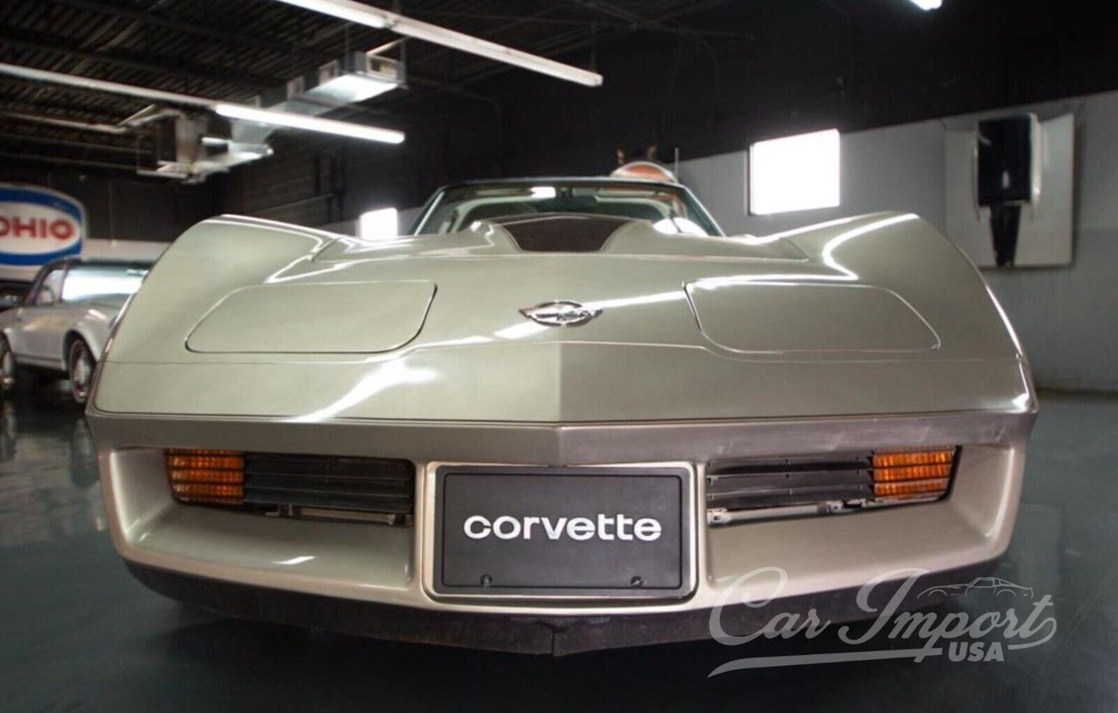 Chevrolet-Corvette-Coupe-1982-3