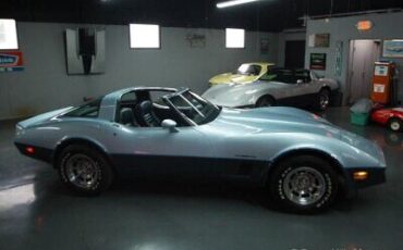 Chevrolet-Corvette-Coupe-1982-4