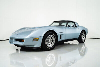 Chevrolet-Corvette-Coupe-1982-4