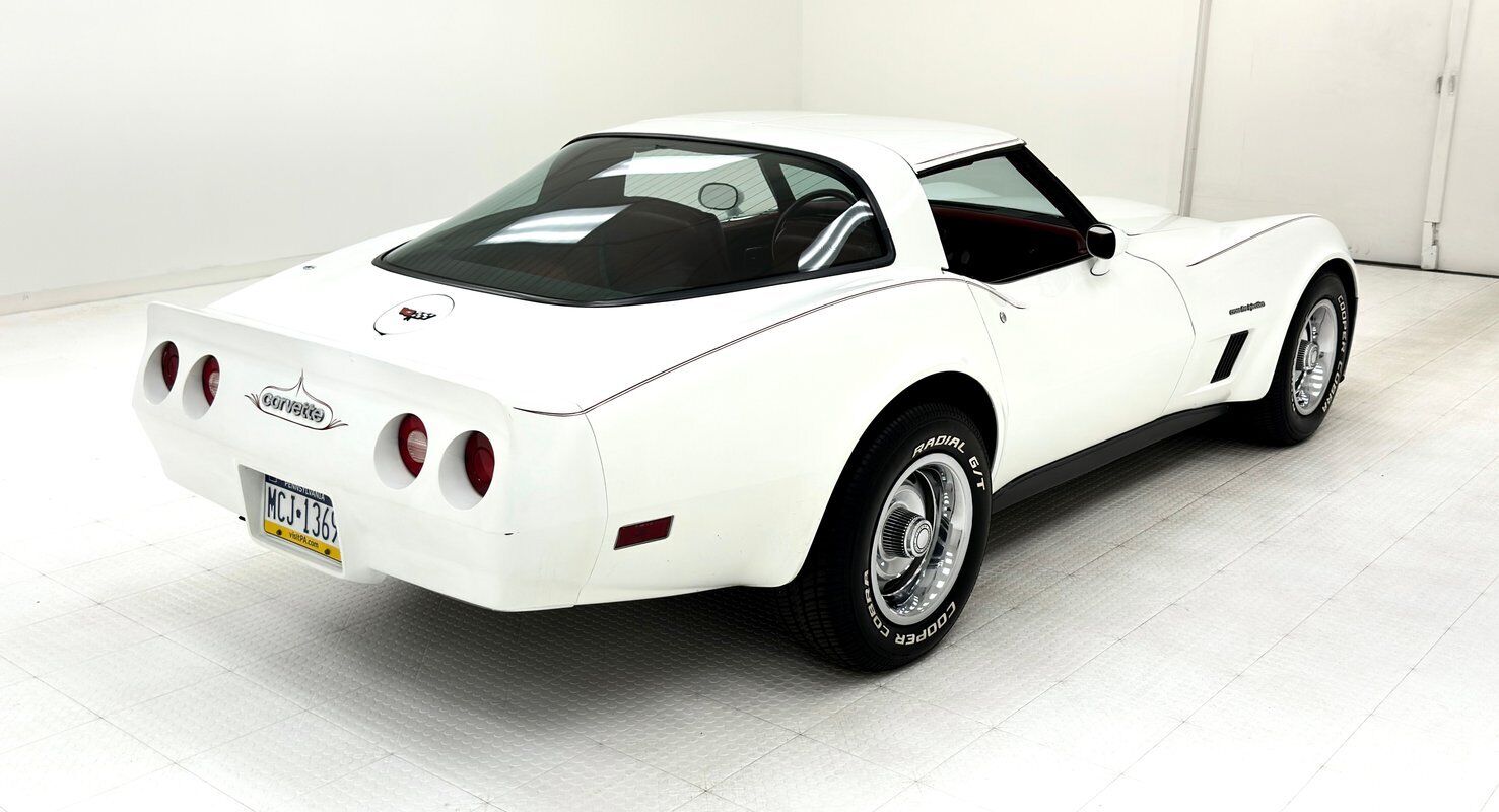 Chevrolet-Corvette-Coupe-1982-5