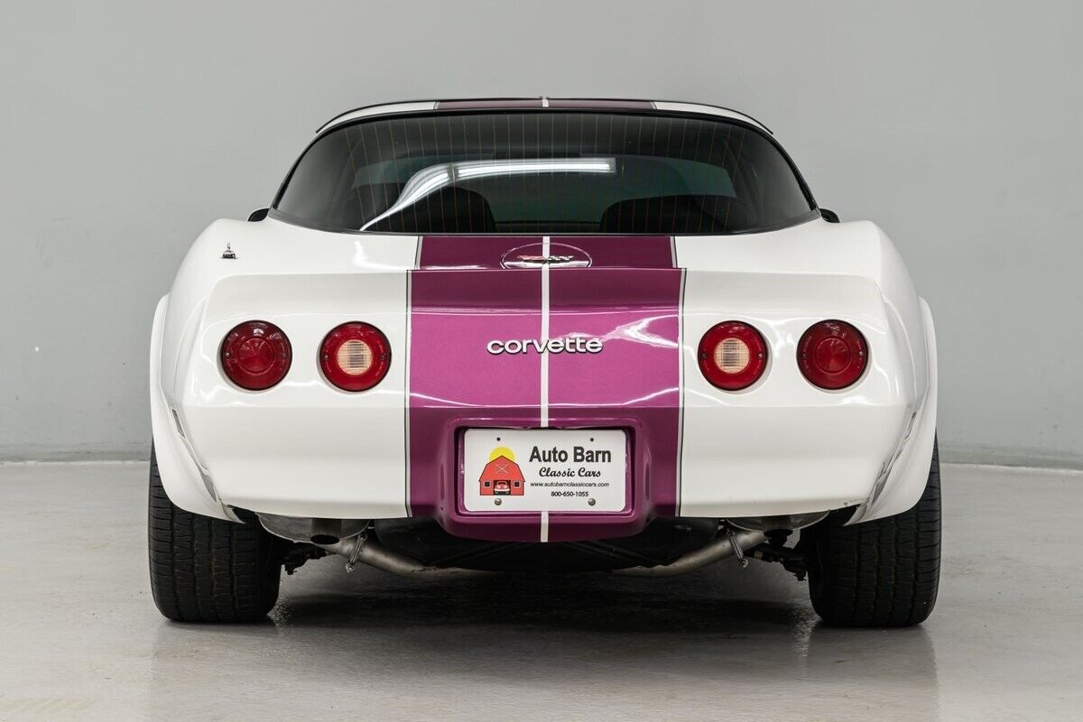 Chevrolet-Corvette-Coupe-1982-5