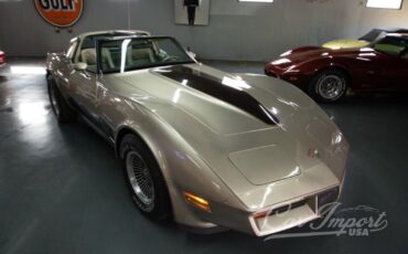 Chevrolet-Corvette-Coupe-1982-5