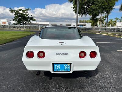 Chevrolet-Corvette-Coupe-1982-5